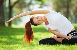 开云足球直播-老鹰封锁热火，哈利伯顿彻底打爆防线，新一代控卫的战术革命