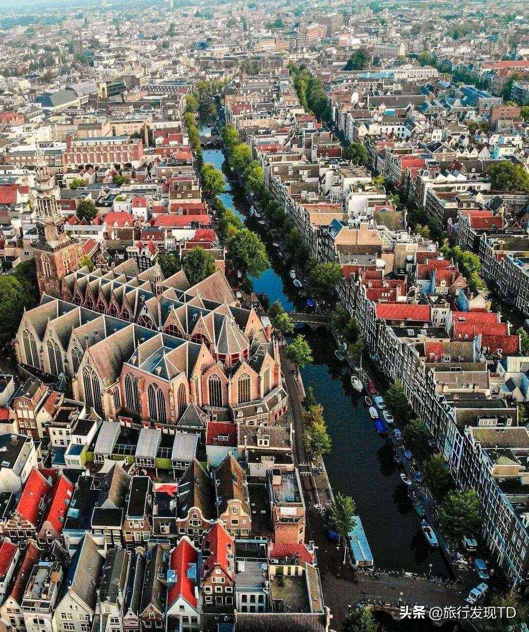 荷兰协会杯第二回合赛事,阿姆斯特丹扼杀巴塞 荷兰协会杯第二回合赛事,阿姆斯特丹扼杀巴塞