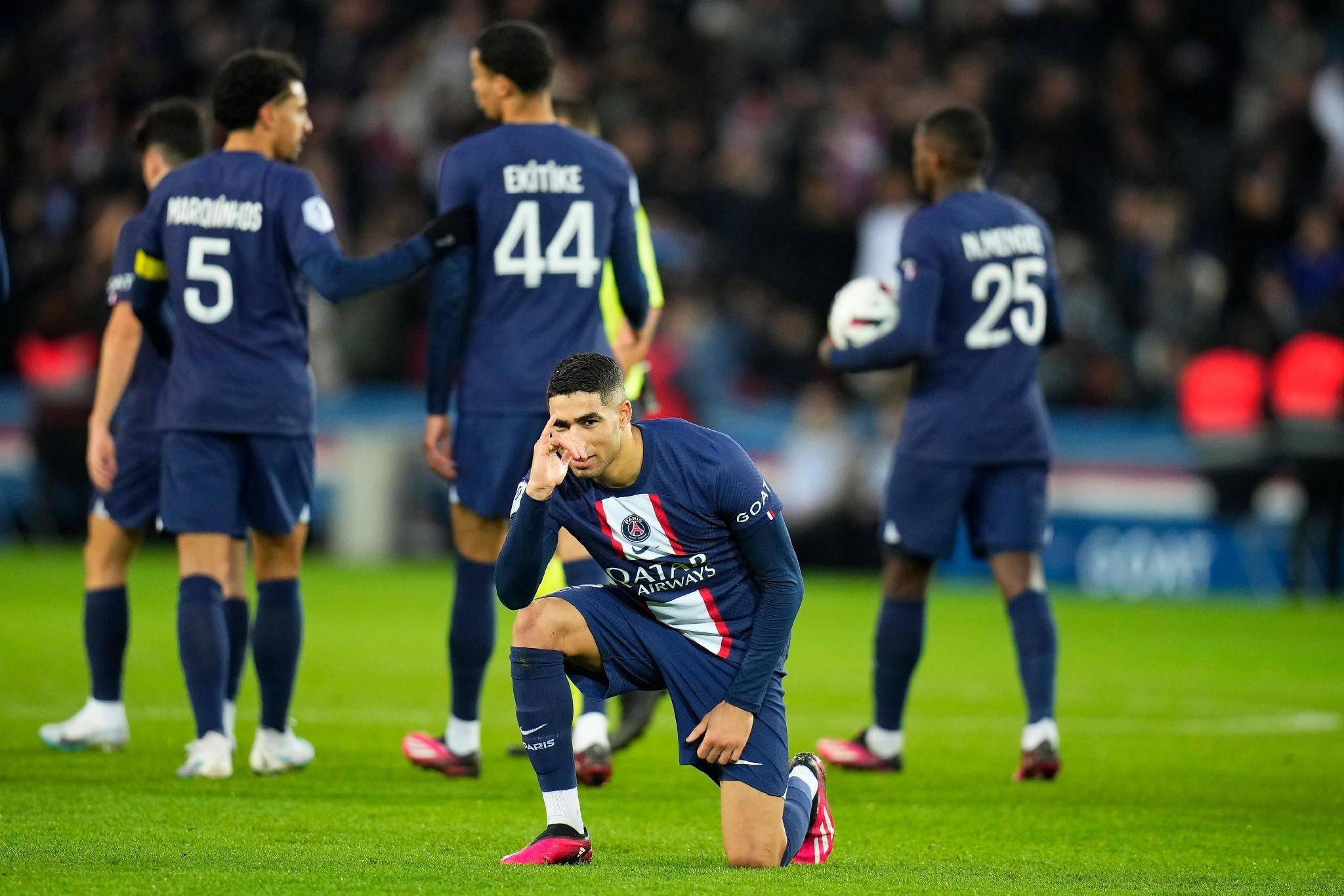 包含巴黎圣日耳曼遭遇惨败，联赛霸主岌岌可危的词条