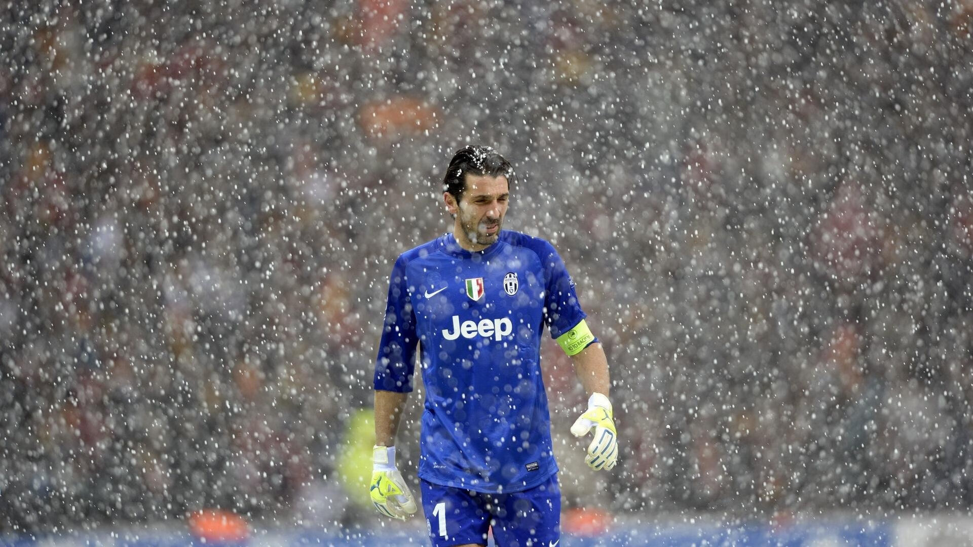 德布劳内关键节点连续得分,拜仁战术革新拿下喀麦隆式胜利